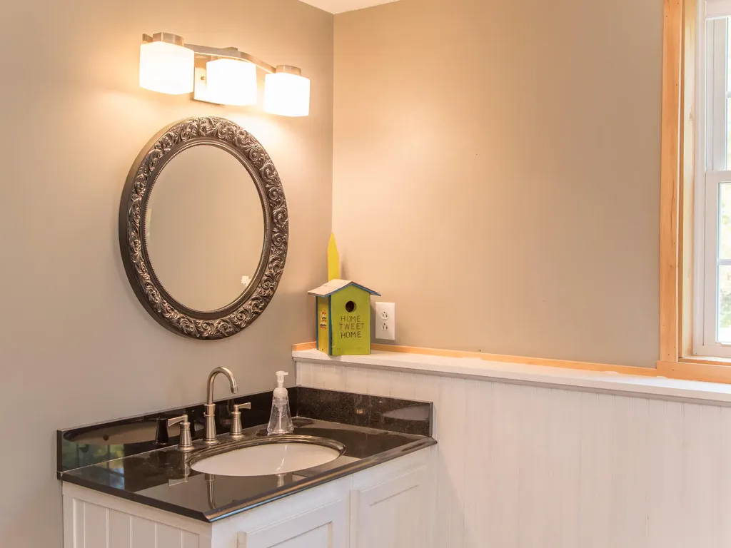 28 Besse Road Wayne ME 04284
