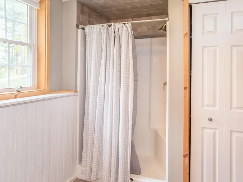 28 Besse Road Wayne ME 04284
