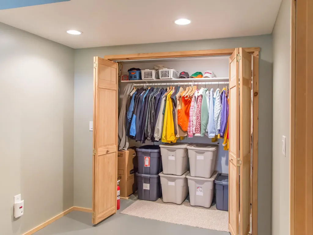 28 Besse Road Wayne ME 04284