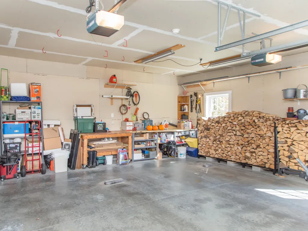 28 Besse Road Wayne ME 04284