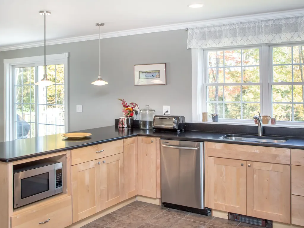 28 Besse Road Wayne ME 04284