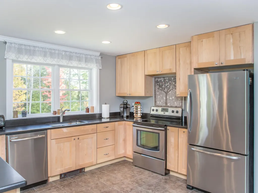 28 Besse Road Wayne ME 04284