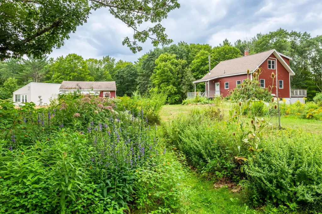 88 E Pittston Road Dresden ME 04342