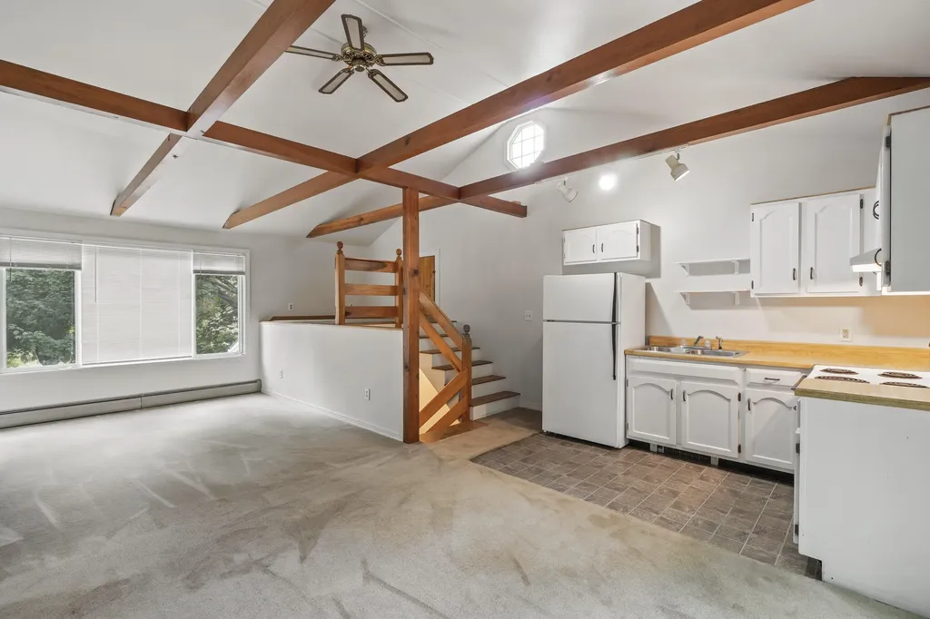 159 River Road Topsham ME 04086