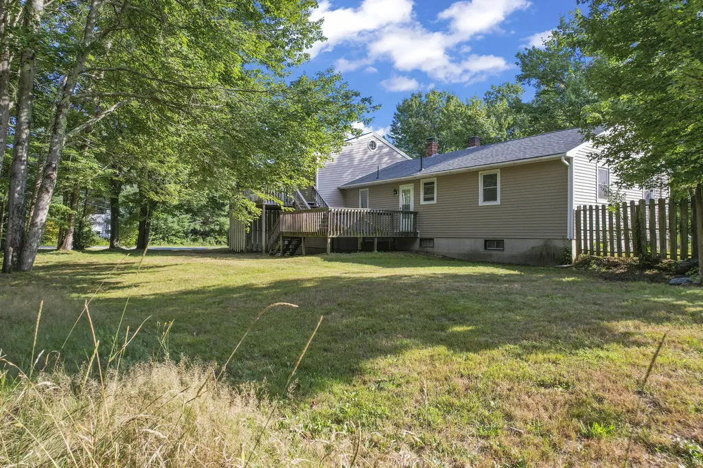 159 River Road Topsham ME 04086