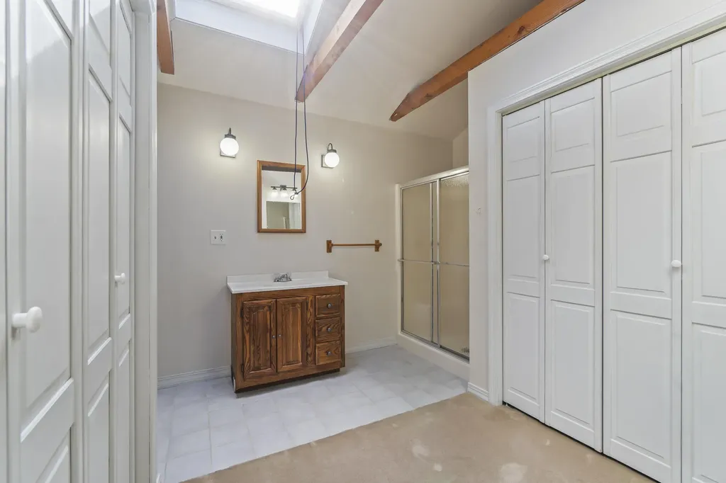 159 River Road Topsham ME 04086
