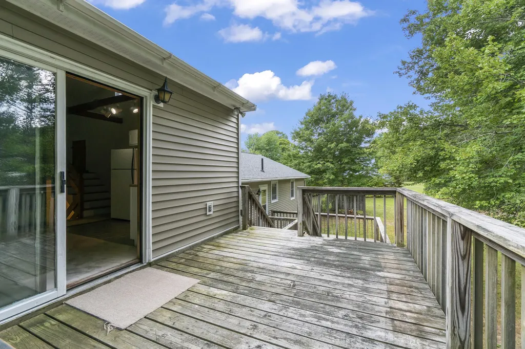 159 River Road Topsham ME 04086