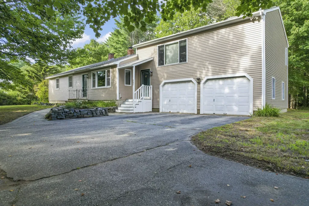159 River Road Topsham ME 04086