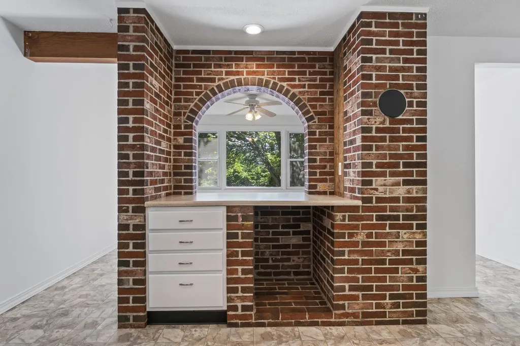 159 River Road Topsham ME 04086
