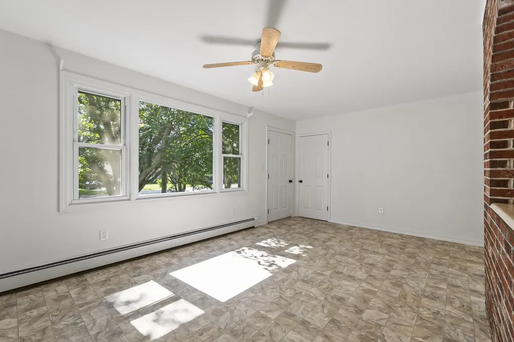 159 River Road Topsham ME 04086