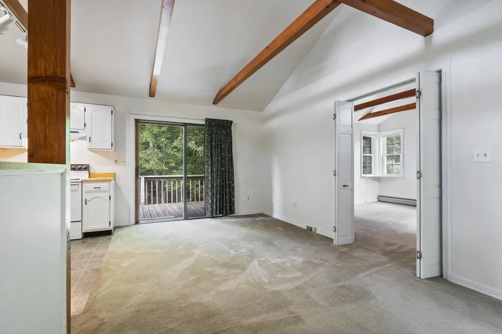 159 River Road Topsham ME 04086