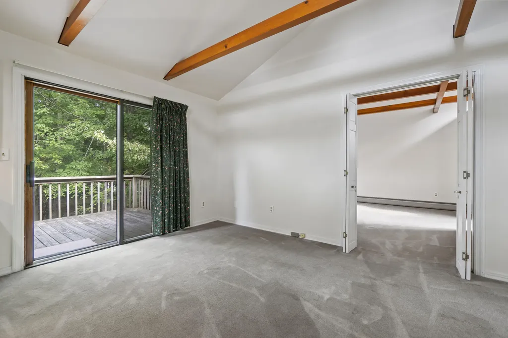 159 River Road Topsham ME 04086
