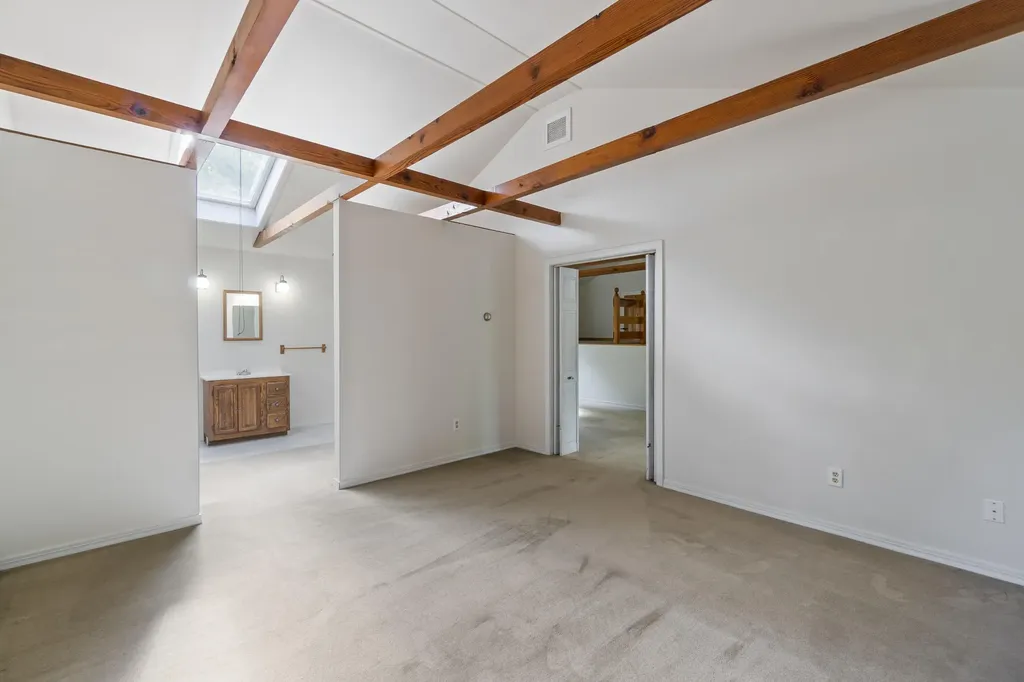 159 River Road Topsham ME 04086