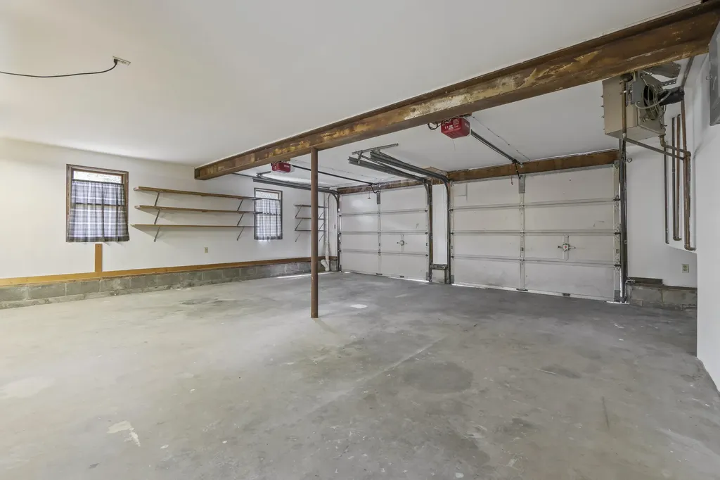 159 River Road Topsham ME 04086