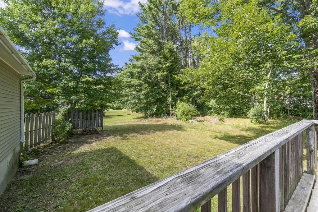 159 River Road Topsham ME 04086