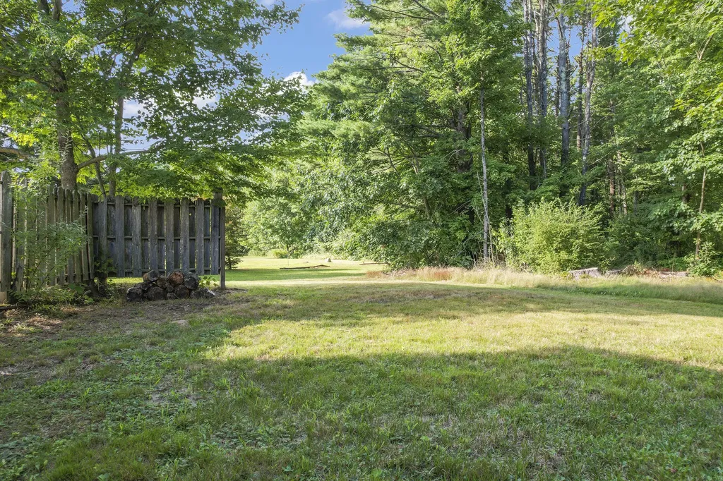 159 River Road Topsham ME 04086