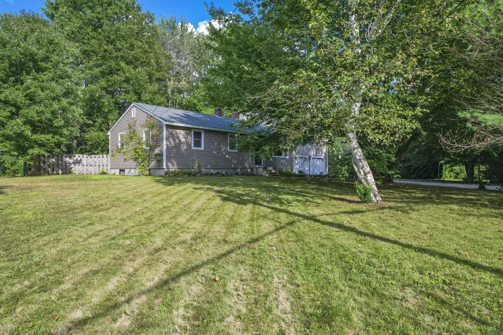 159 River Road Topsham ME 04086