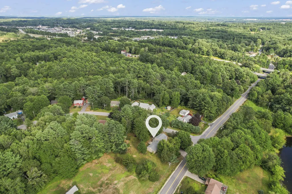 159 River Road Topsham ME 04086
