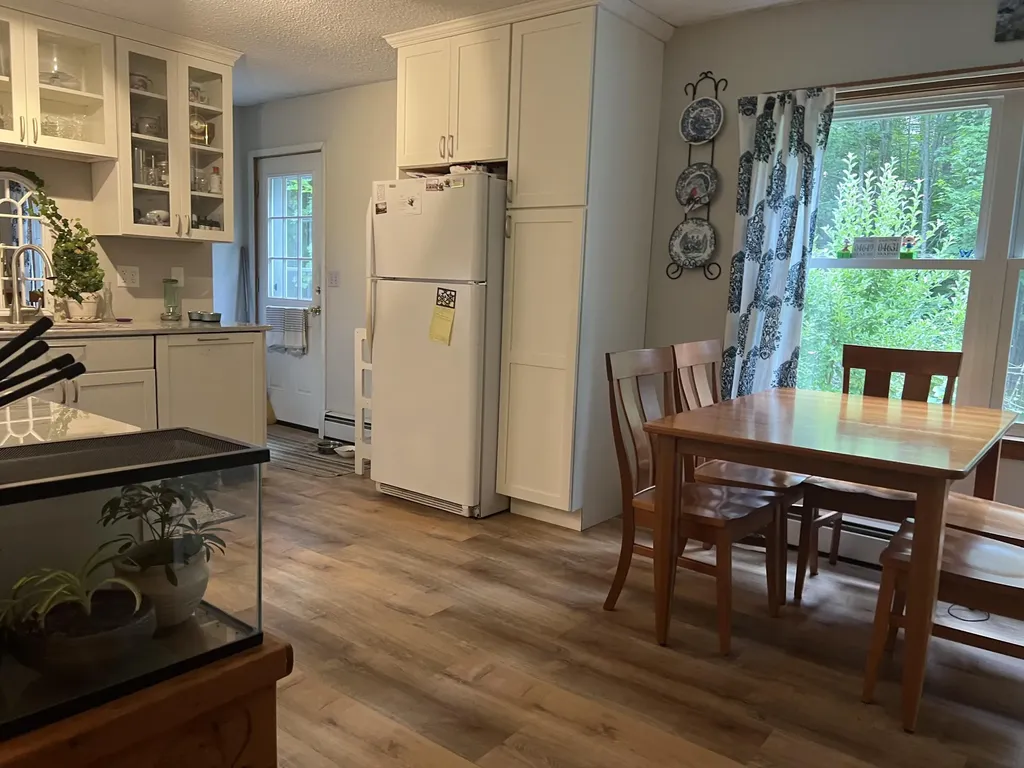 39 Pine Grove Avenue Glenburn ME 04401