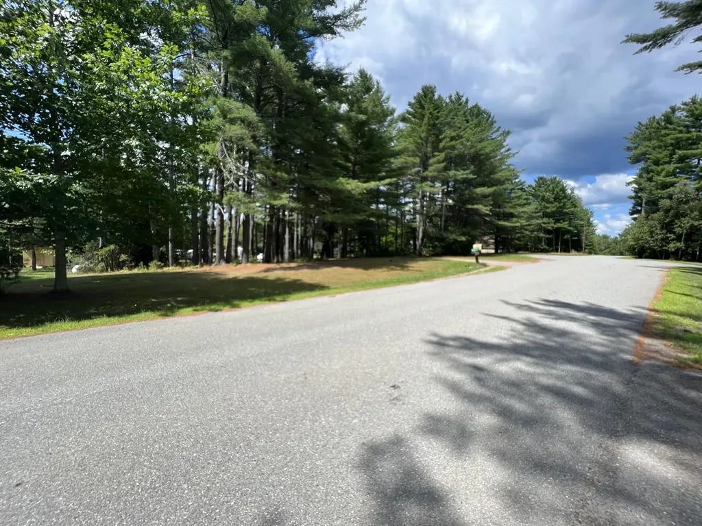 39 Pine Grove Avenue Glenburn ME 04401