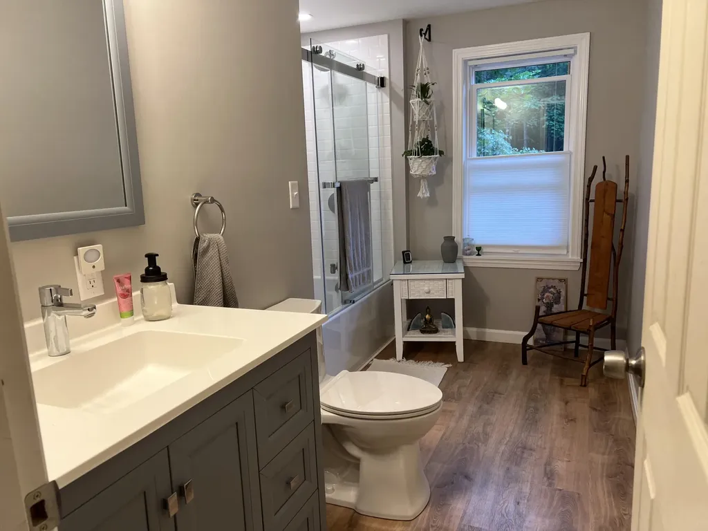 39 Pine Grove Avenue Glenburn ME 04401