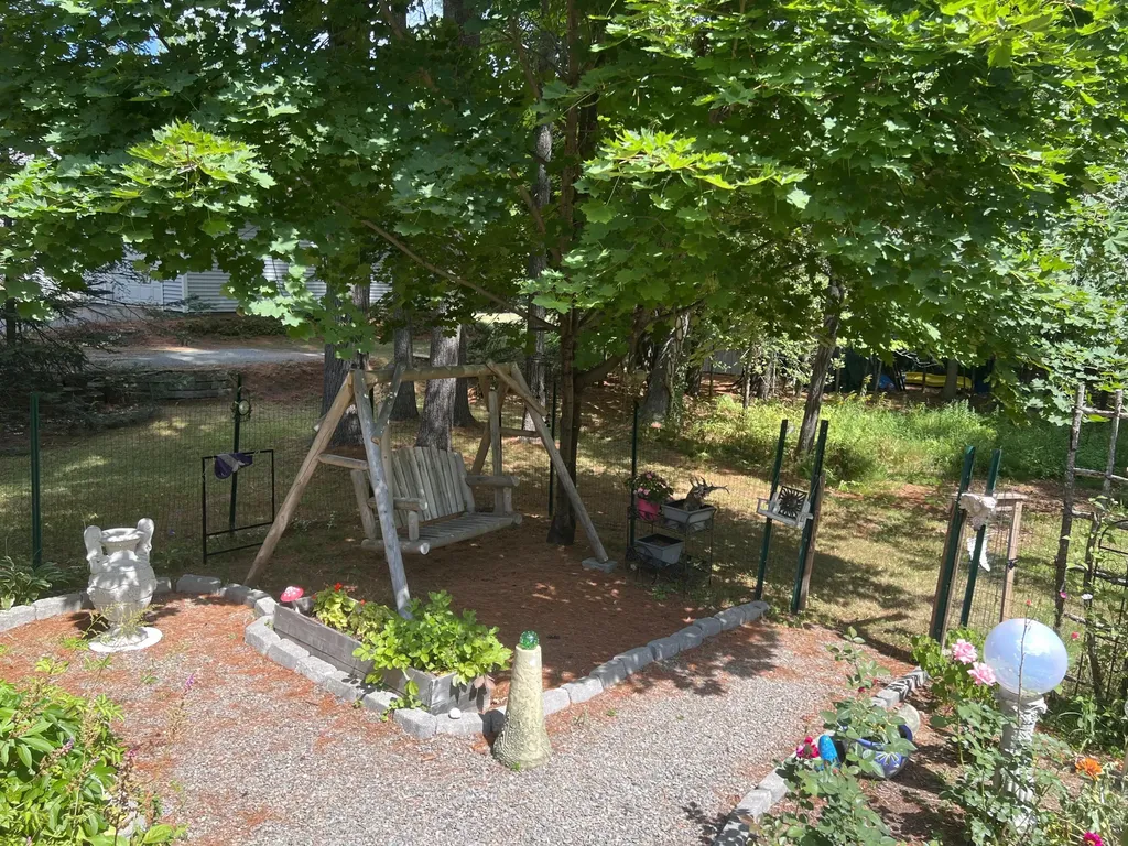 39 Pine Grove Avenue Glenburn ME 04401