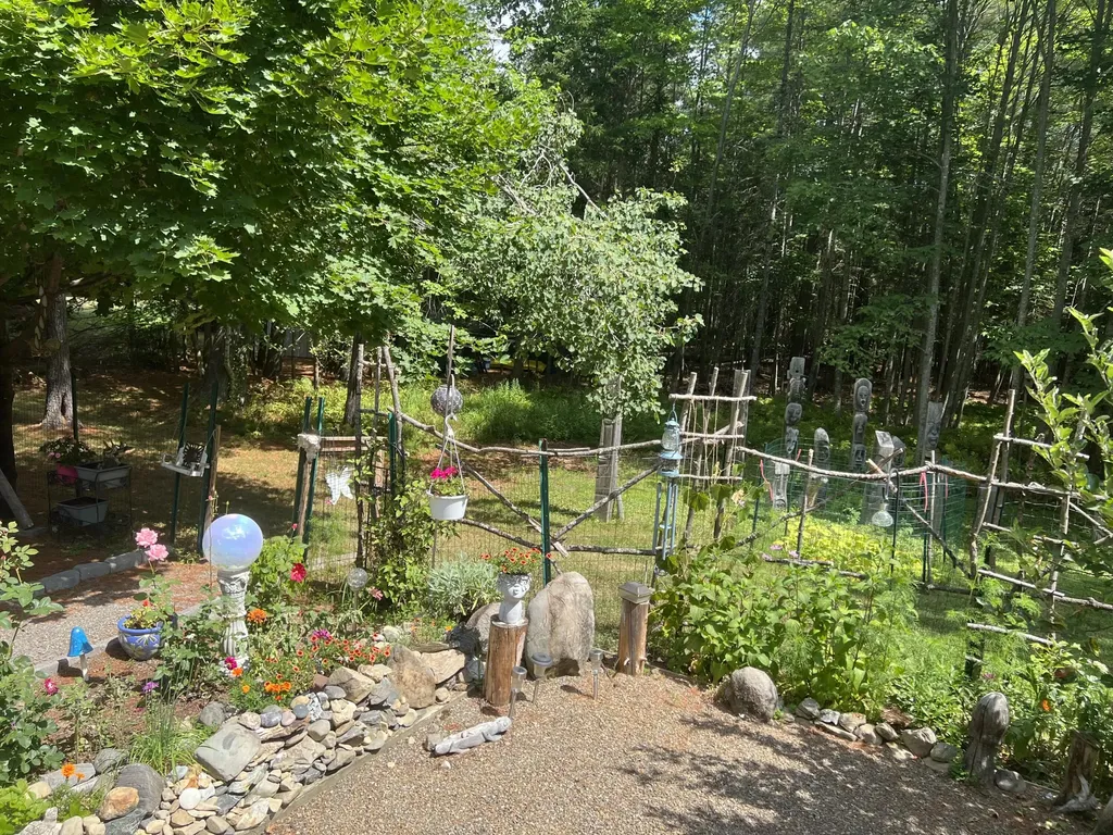 39 Pine Grove Avenue Glenburn ME 04401