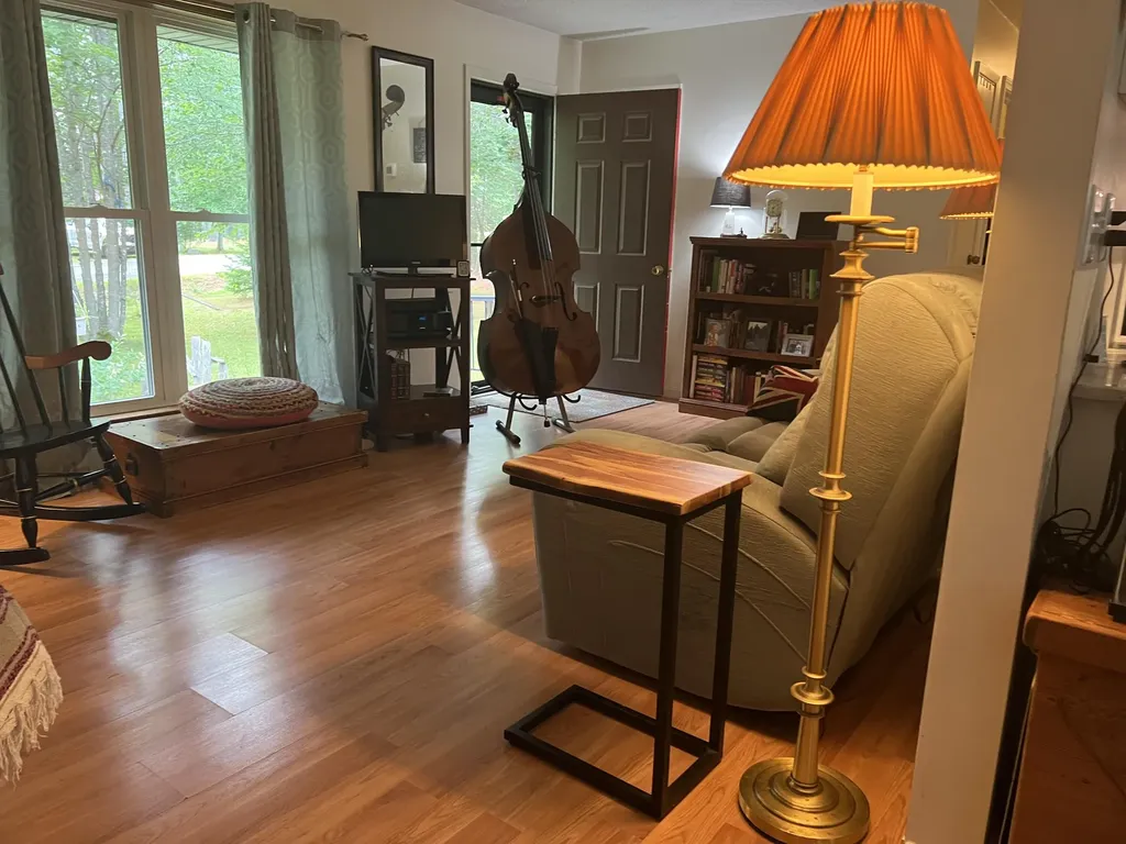 39 Pine Grove Avenue Glenburn ME 04401
