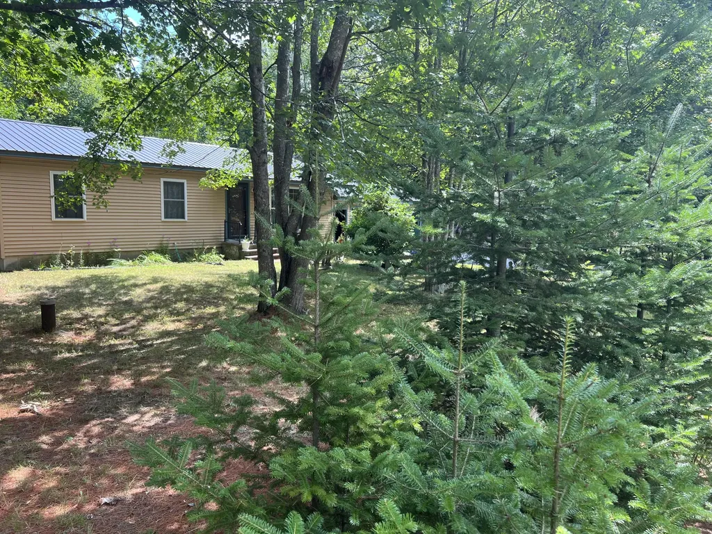 39 Pine Grove Avenue Glenburn ME 04401