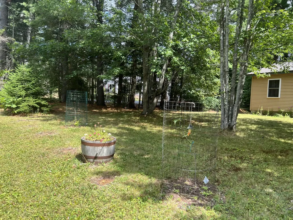 39 Pine Grove Avenue Glenburn ME 04401