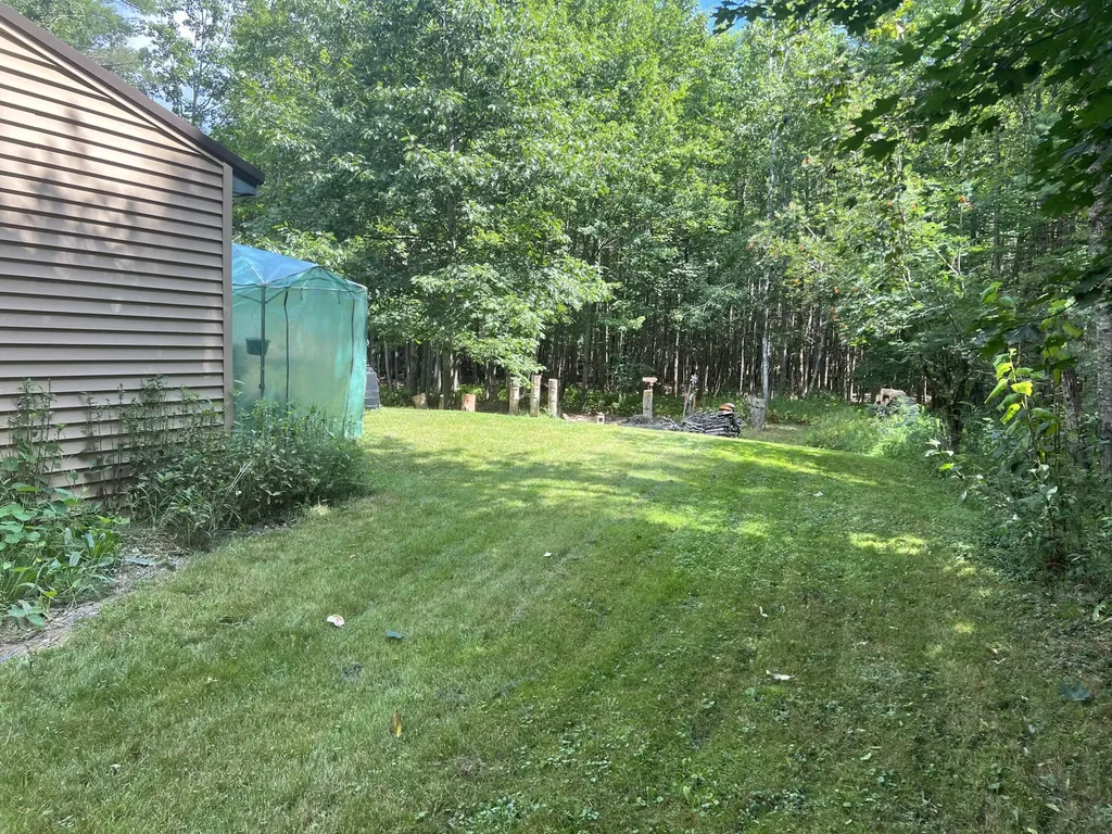 39 Pine Grove Avenue Glenburn ME 04401