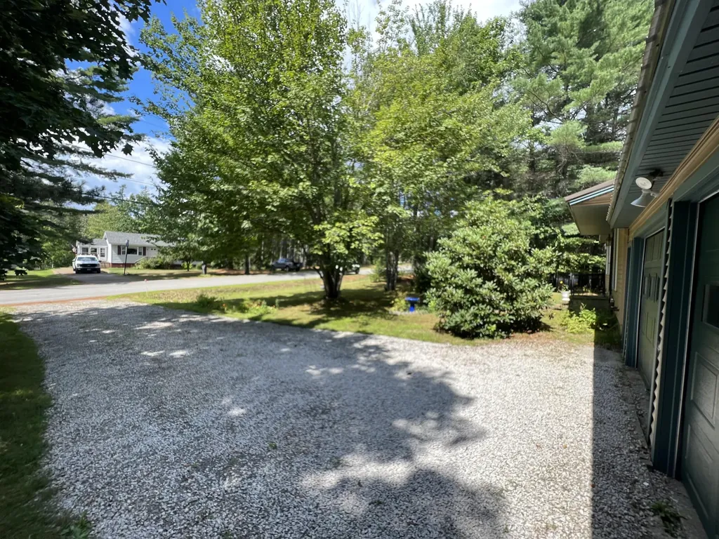 39 Pine Grove Avenue Glenburn ME 04401