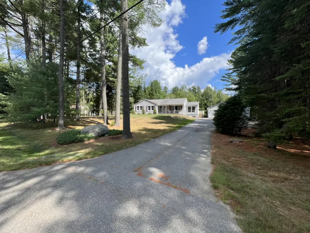 39 Pine Grove Avenue Glenburn ME 04401