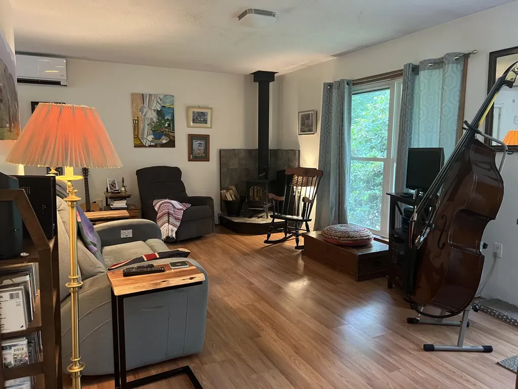 39 Pine Grove Avenue Glenburn ME 04401