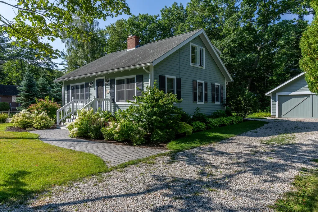 18 New Biddeford Road Kennebunkport ME 04046