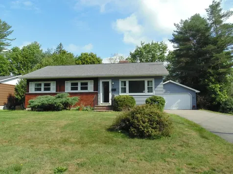 27 Mainewood Avenue Orono ME 04473