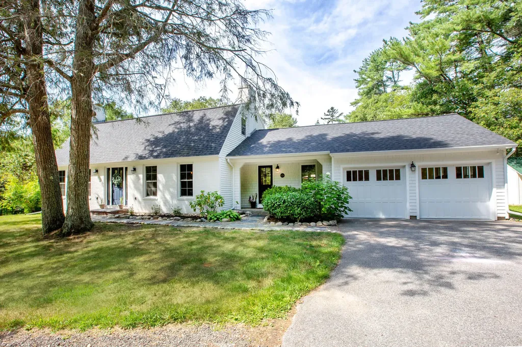 606 Mere Point Road Brunswick ME 04011