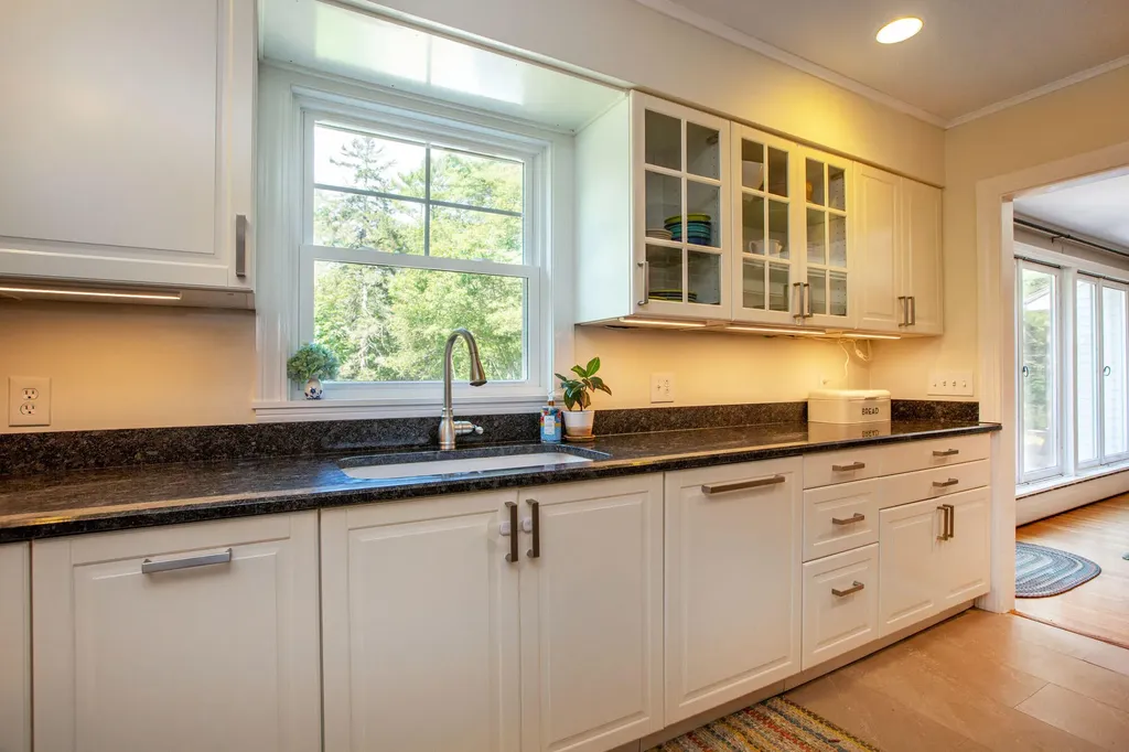 606 Mere Point Road Brunswick ME 04011