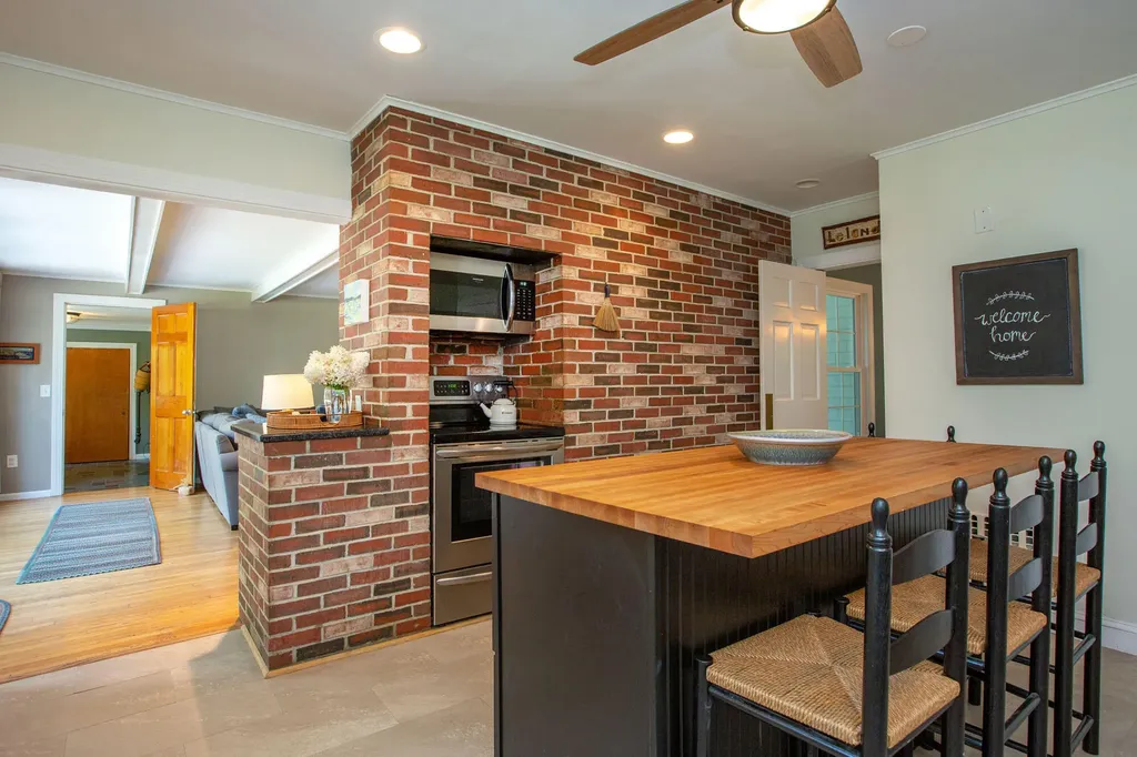 606 Mere Point Road Brunswick ME 04011