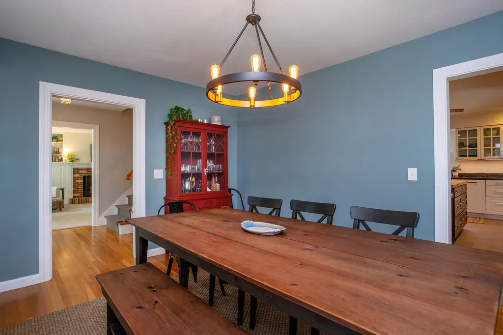 606 Mere Point Road Brunswick ME 04011