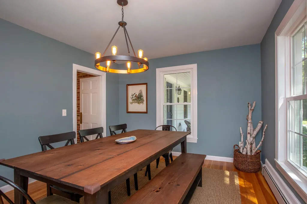 606 Mere Point Road Brunswick ME 04011