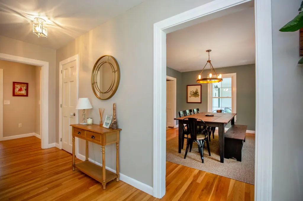 606 Mere Point Road Brunswick ME 04011