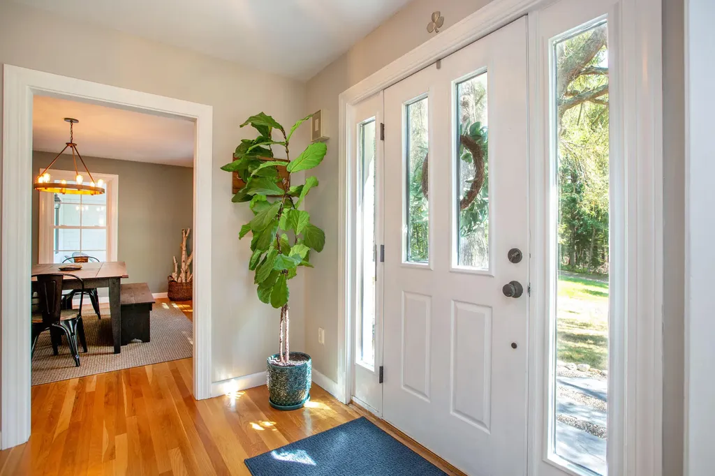606 Mere Point Road Brunswick ME 04011