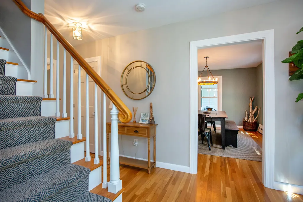 606 Mere Point Road Brunswick ME 04011