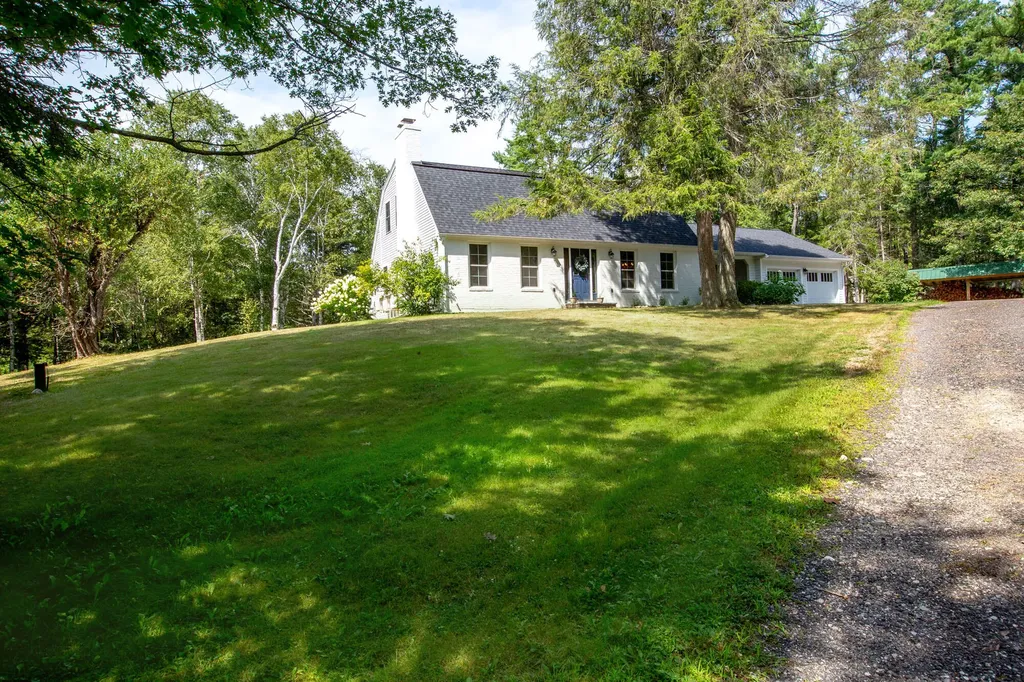 606 Mere Point Road Brunswick ME 04011