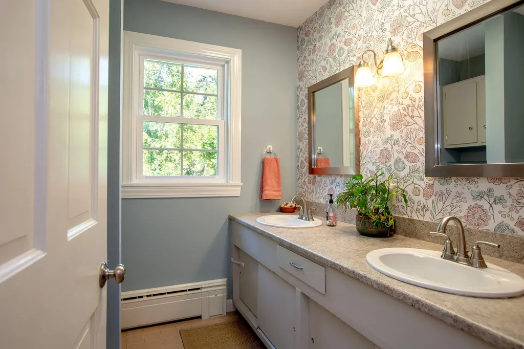 606 Mere Point Road Brunswick ME 04011