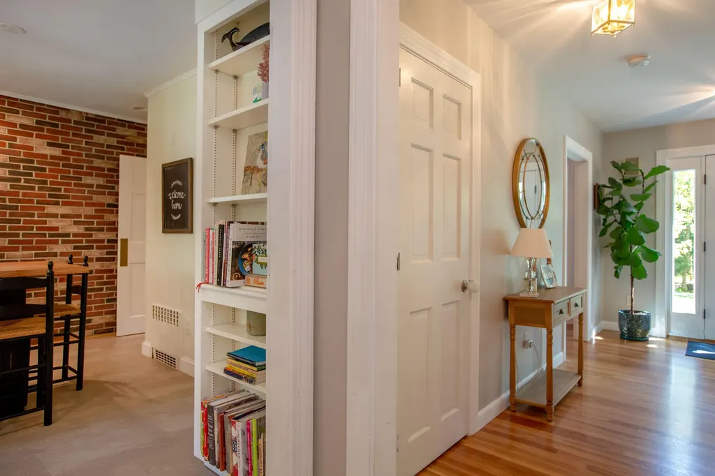 606 Mere Point Road Brunswick ME 04011