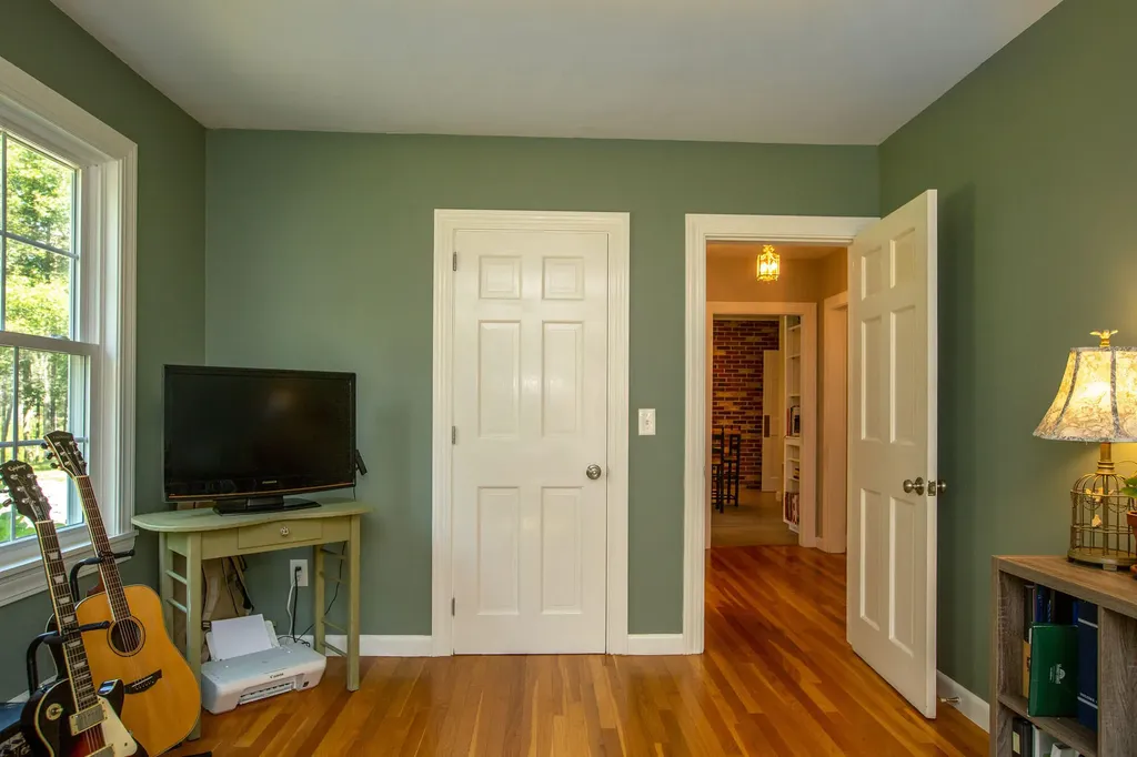 606 Mere Point Road Brunswick ME 04011