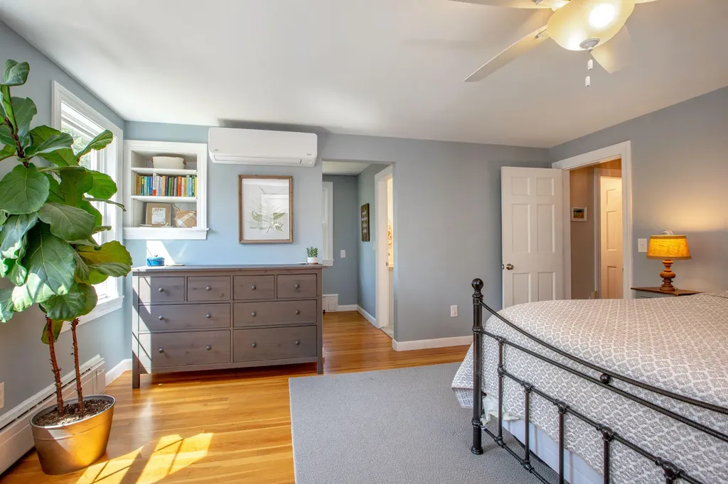 606 Mere Point Road Brunswick ME 04011