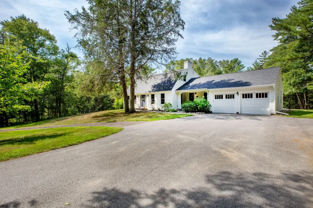 606 Mere Point Road Brunswick ME 04011